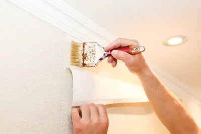 Pose de papier peint à Groslay — revêtements muraux et toiles de verre